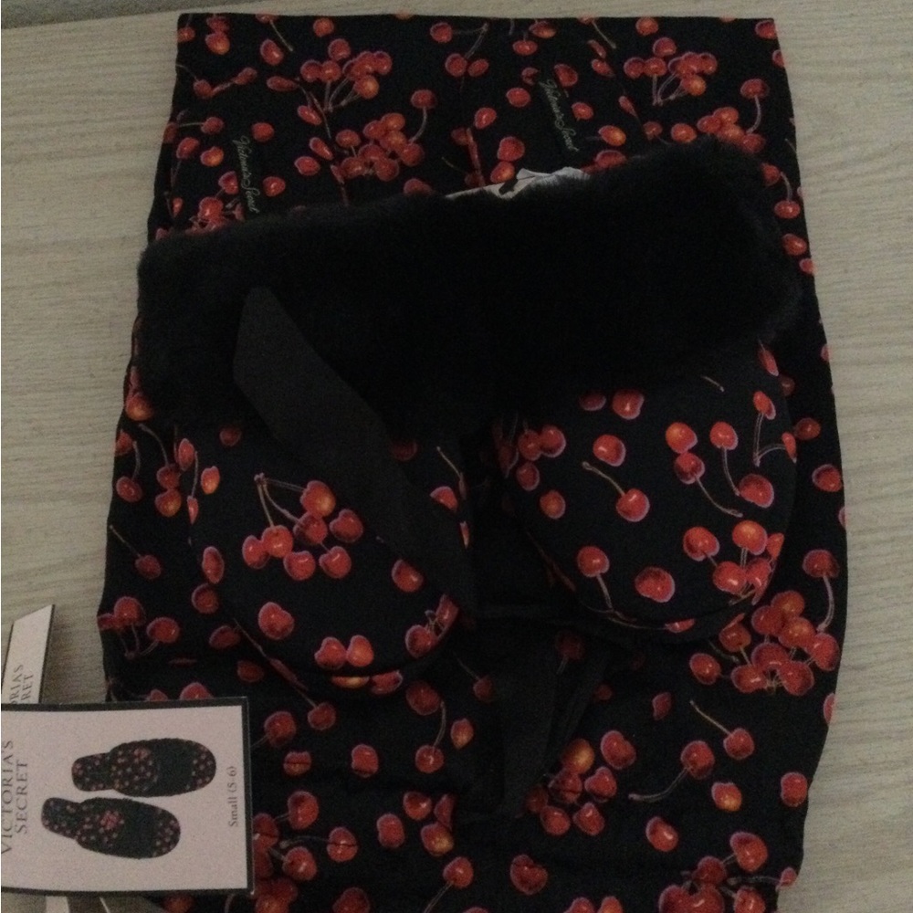 Victoria’s Secret Fur Slippers black multi new size 5-6